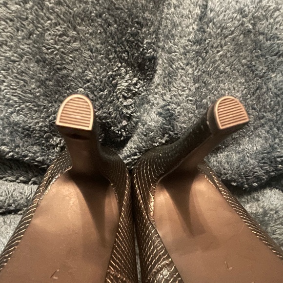 BCBGeneration Size 7 Black Pumps - Picture 7 of 9